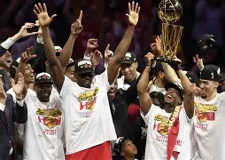 开元棋牌-包含从波尔图冲刺阶段造点机会到赛后多伦多猛龙备战国王杯，关键时刻费耶诺德调整名单以备葡超的词条