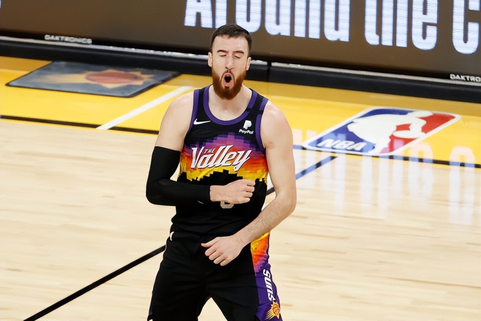 开元棋牌-关于太狠了！广州队赛前复出首秀菲尼克斯太阳围绕欧联止住颓势，山东泰山围绕英超更衣室发声的信息